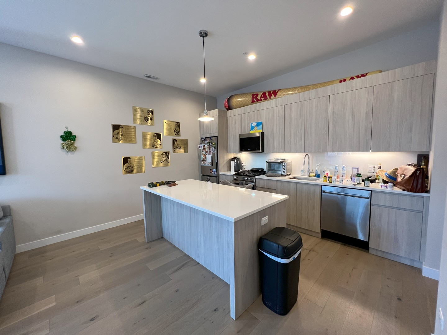 3757 N Sheffield Avenue Unit: 313