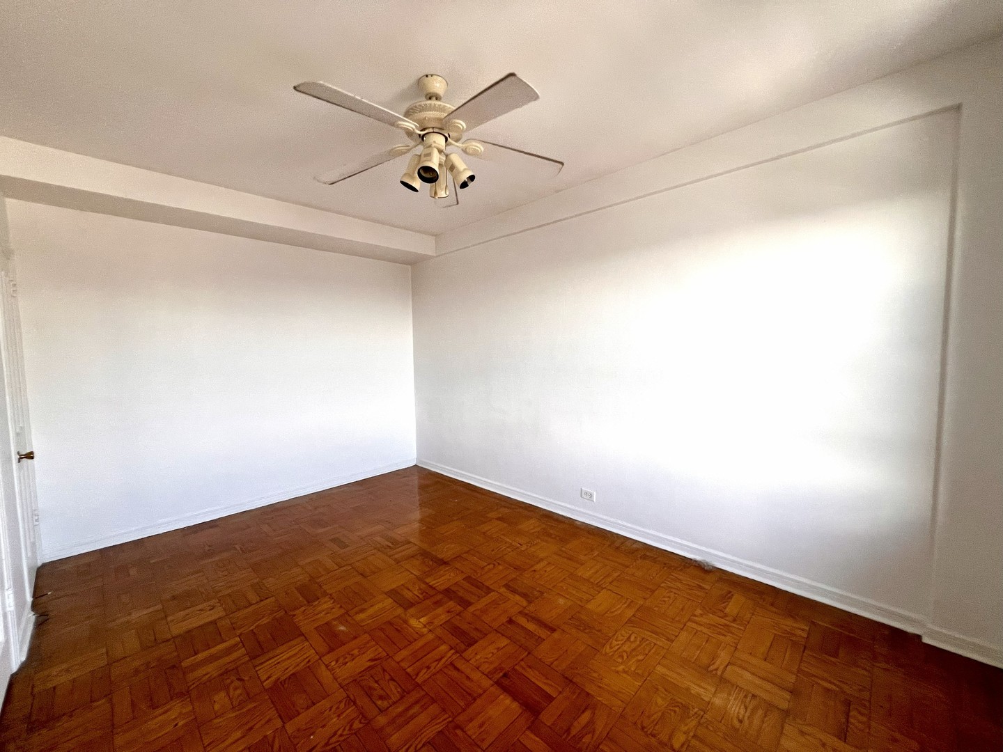 6230 N Kenmore Avenue Unit: 403