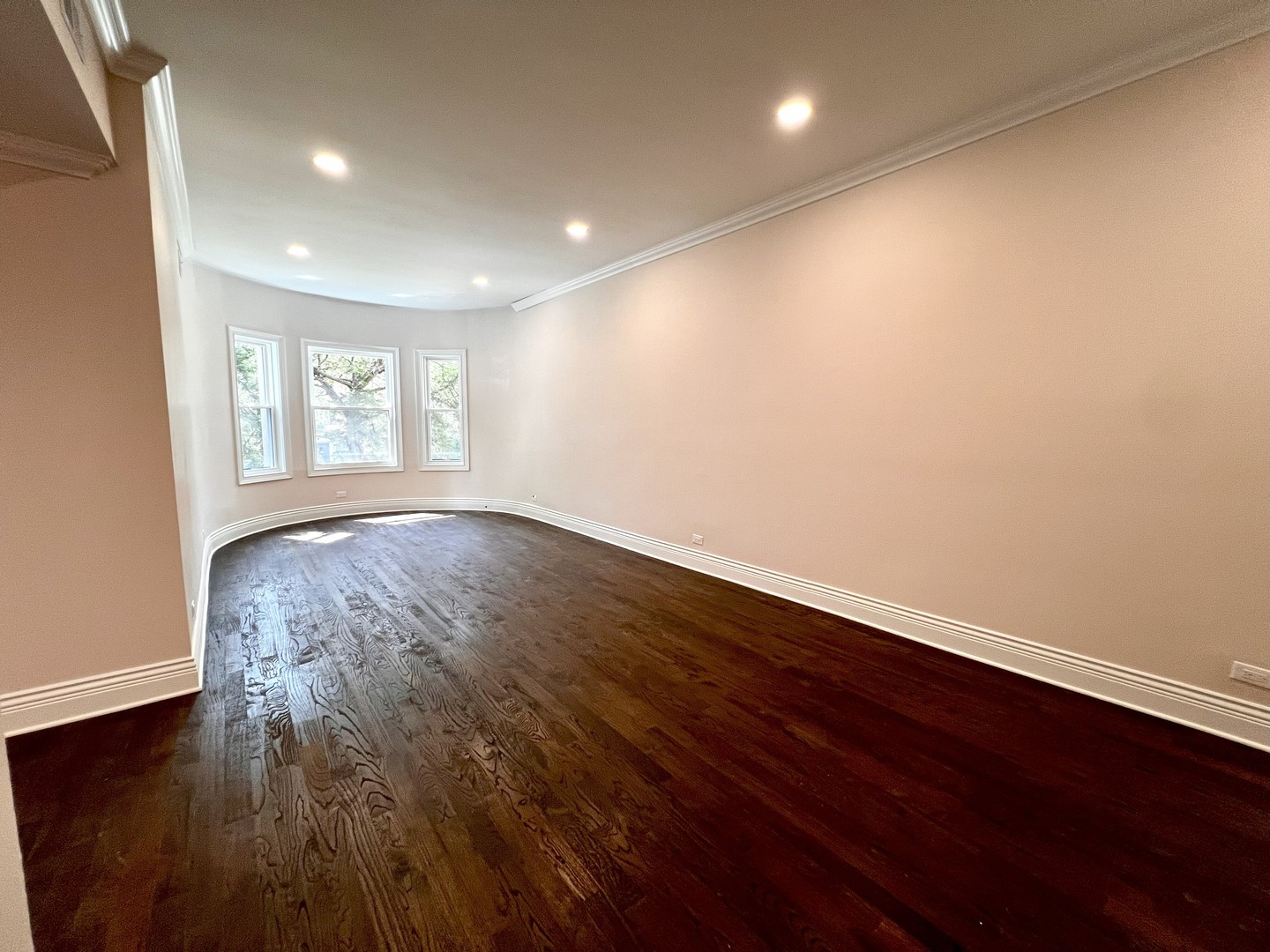 670 W Sheridan Road Unit: 1