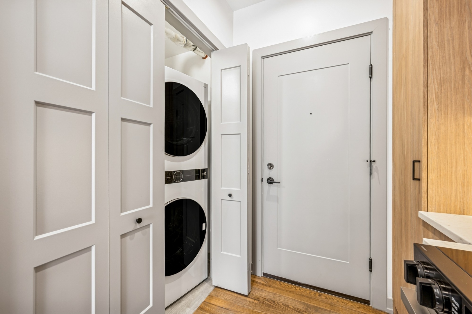 1337 W Estes Avenue Unit: 3C