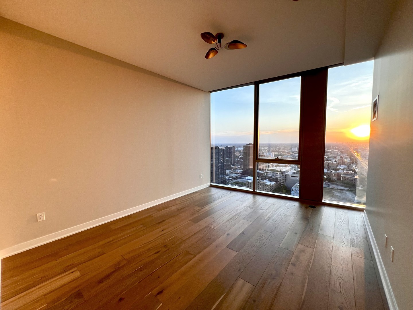 1114 W Carroll Avenue Unit: PH-3201