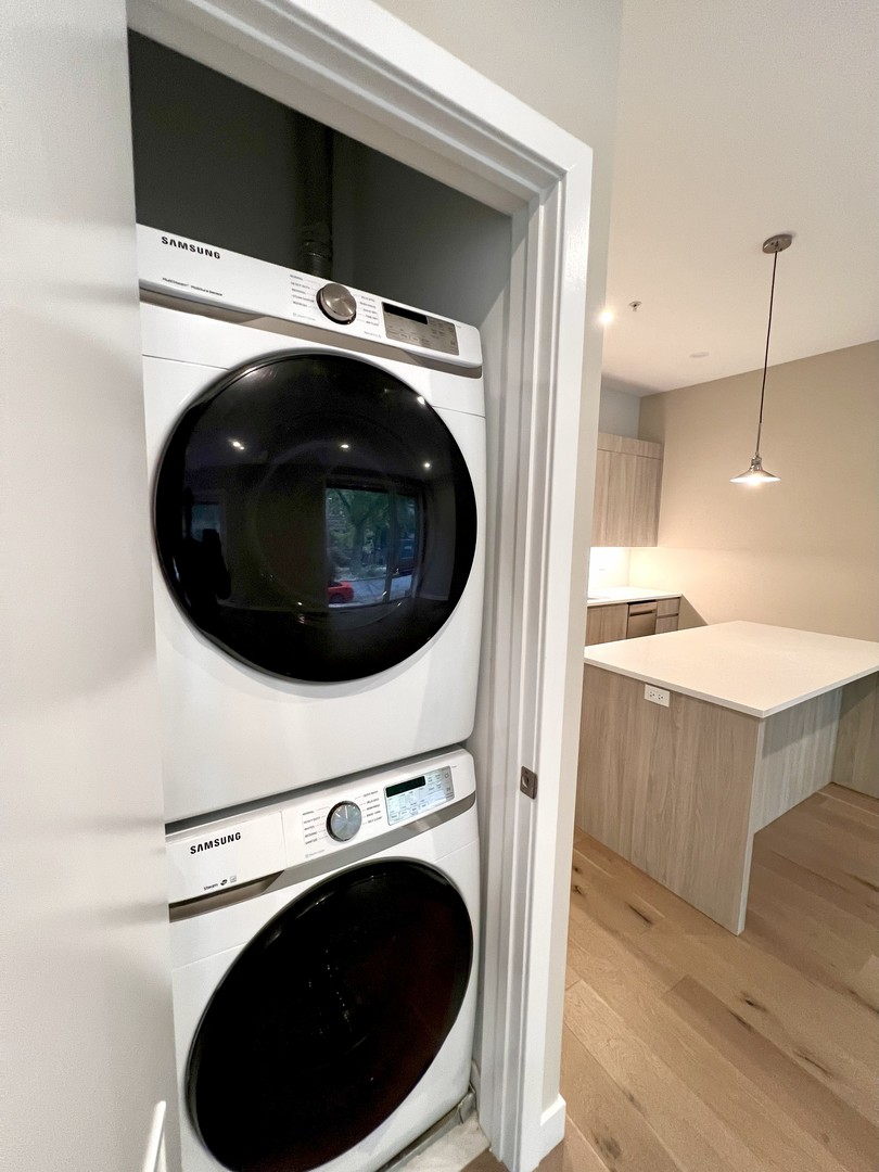 3763 N Sheffield Avenue Unit: 111