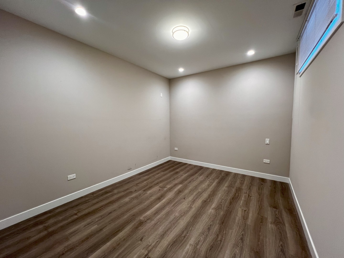 3763 N Sheffield Avenue Unit: 111