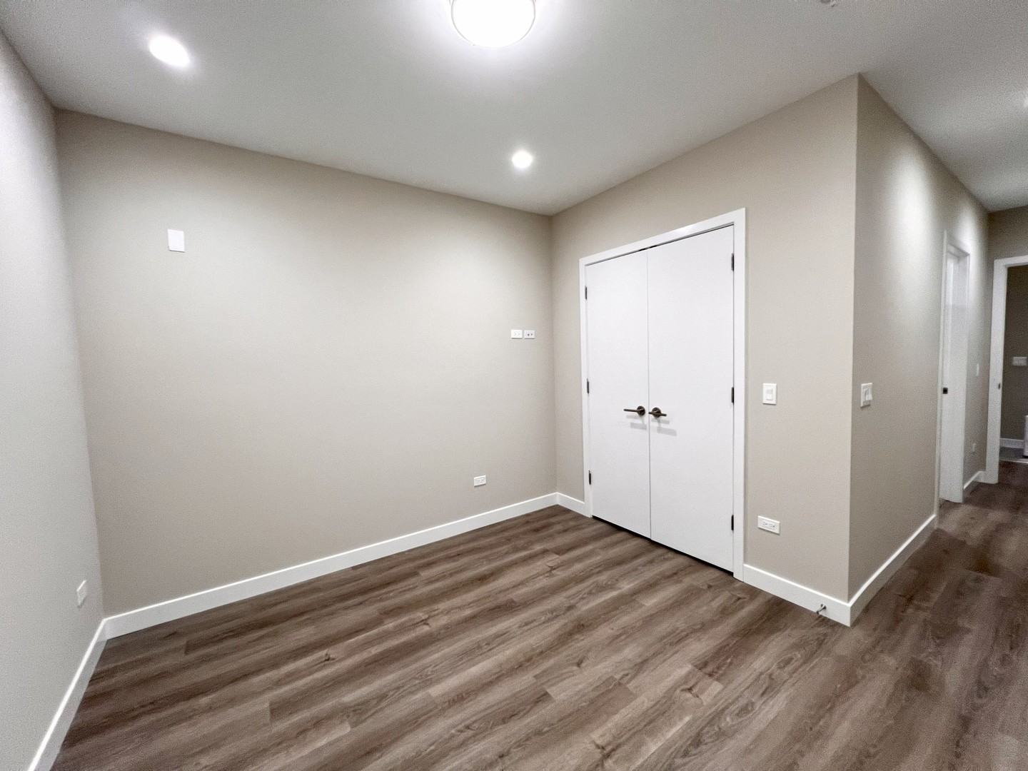 3763 N Sheffield Avenue Unit: 111