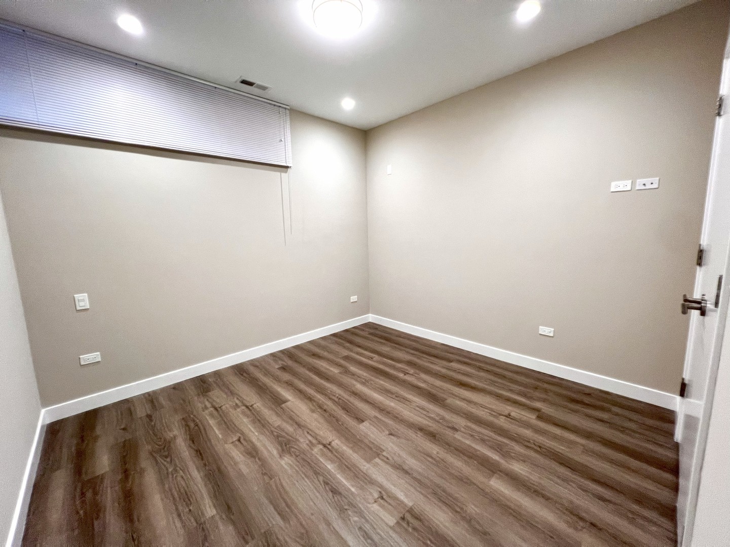 3763 N Sheffield Avenue Unit: 111