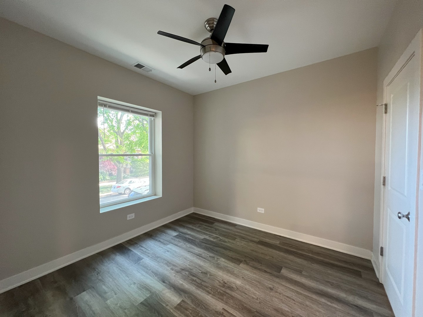 3607 W Ainslie Street Unit: 1
