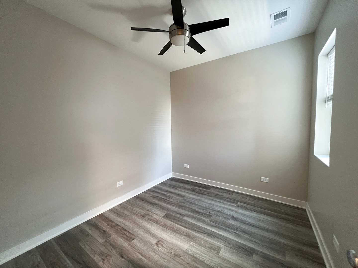 3607 W Ainslie Street Unit: 1