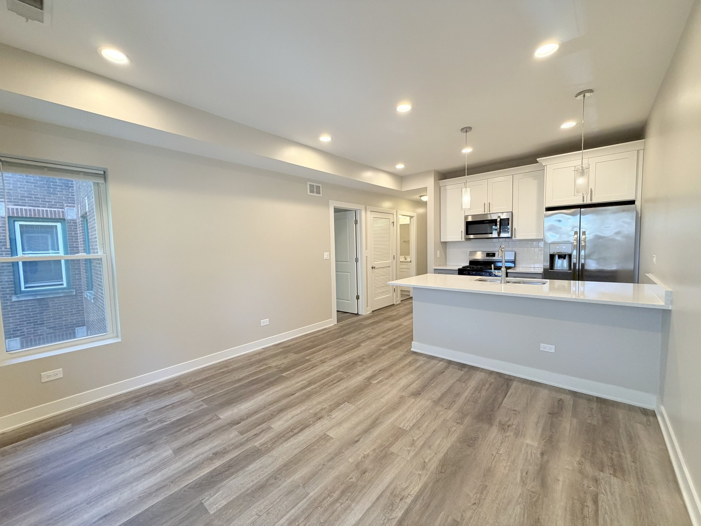 3607 W Ainslie Street Unit: 2