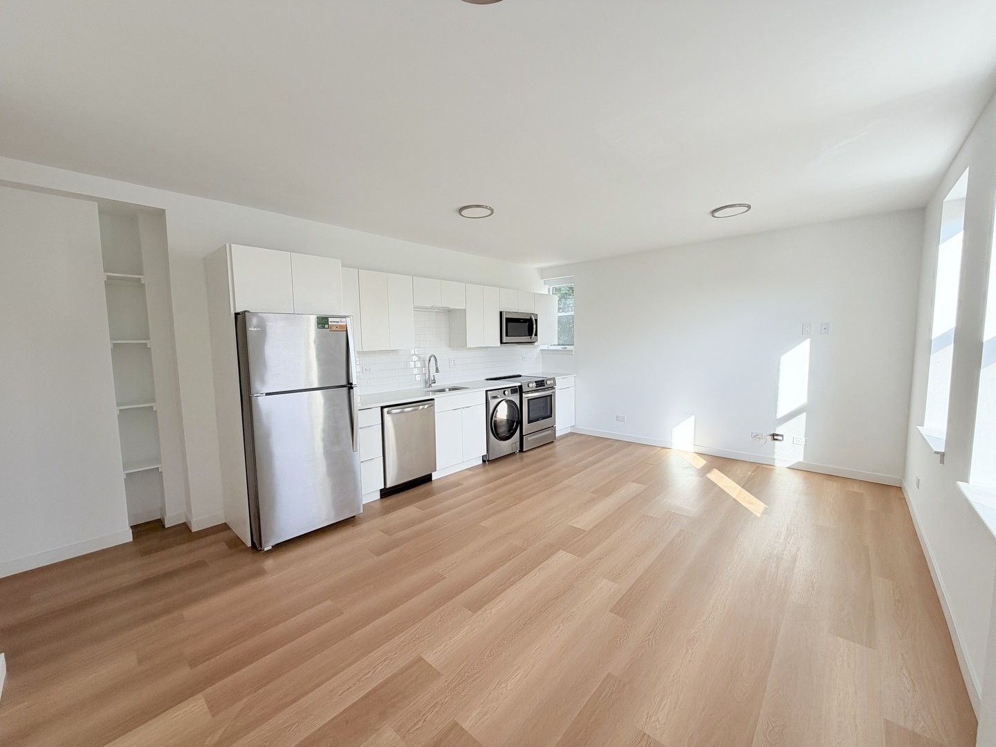 1650 W Roscoe Street Unit: 309