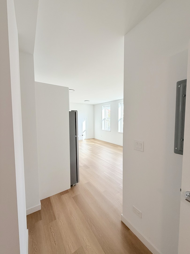 1650 W Roscoe Street Unit: 309