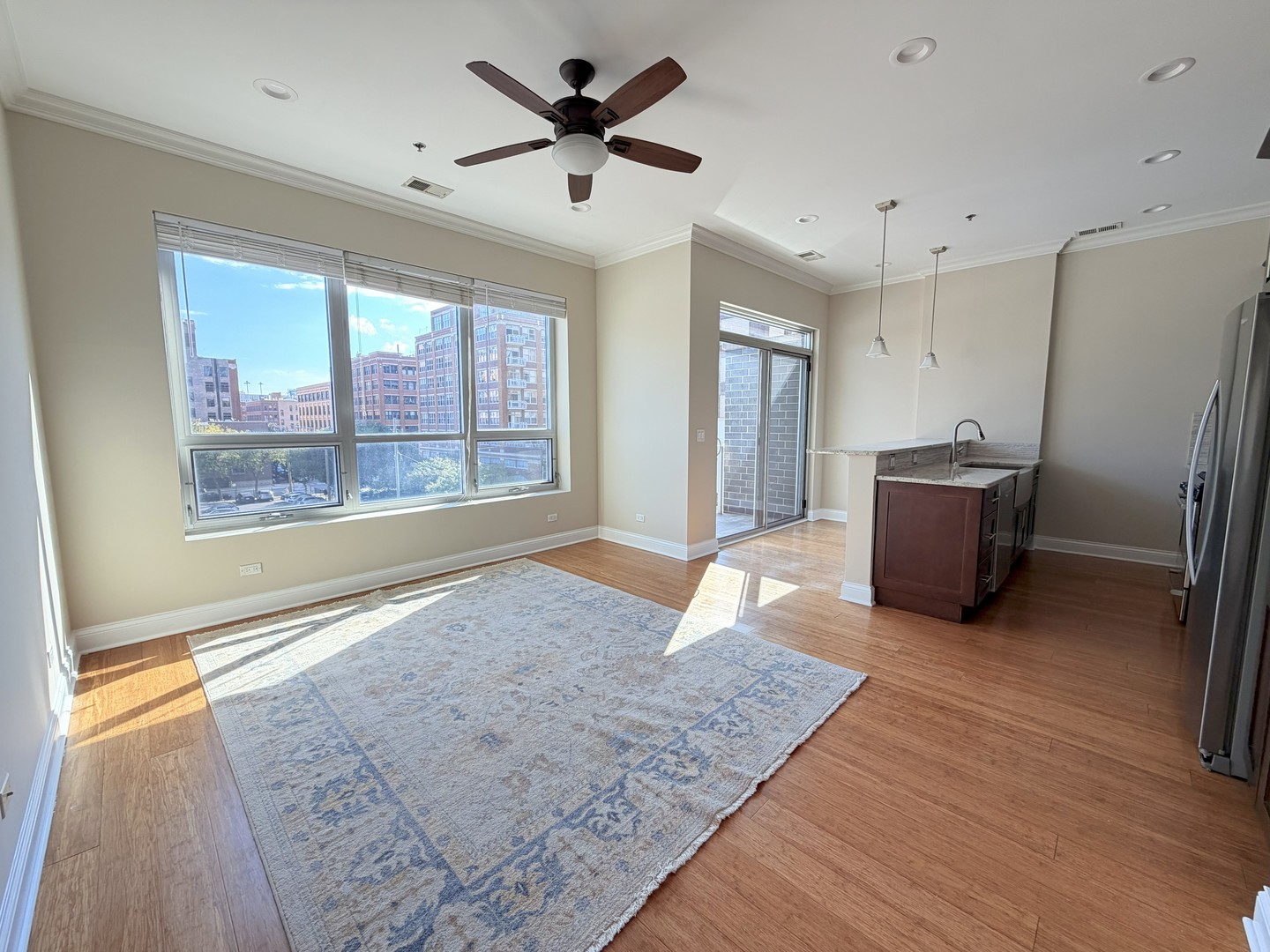 1002 W Van Buren Street Unit: 405