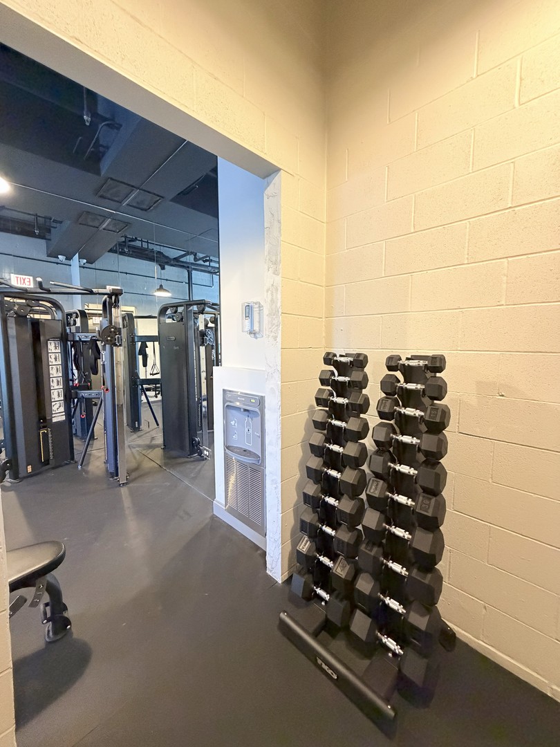 1002 W Van Buren Street Unit: 405