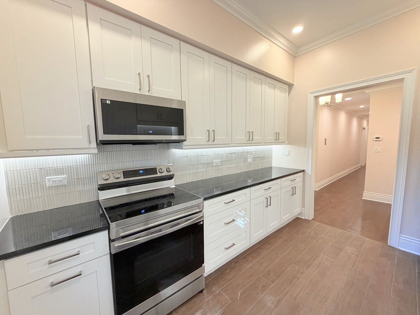 670 W Sheridan Road Unit: 1