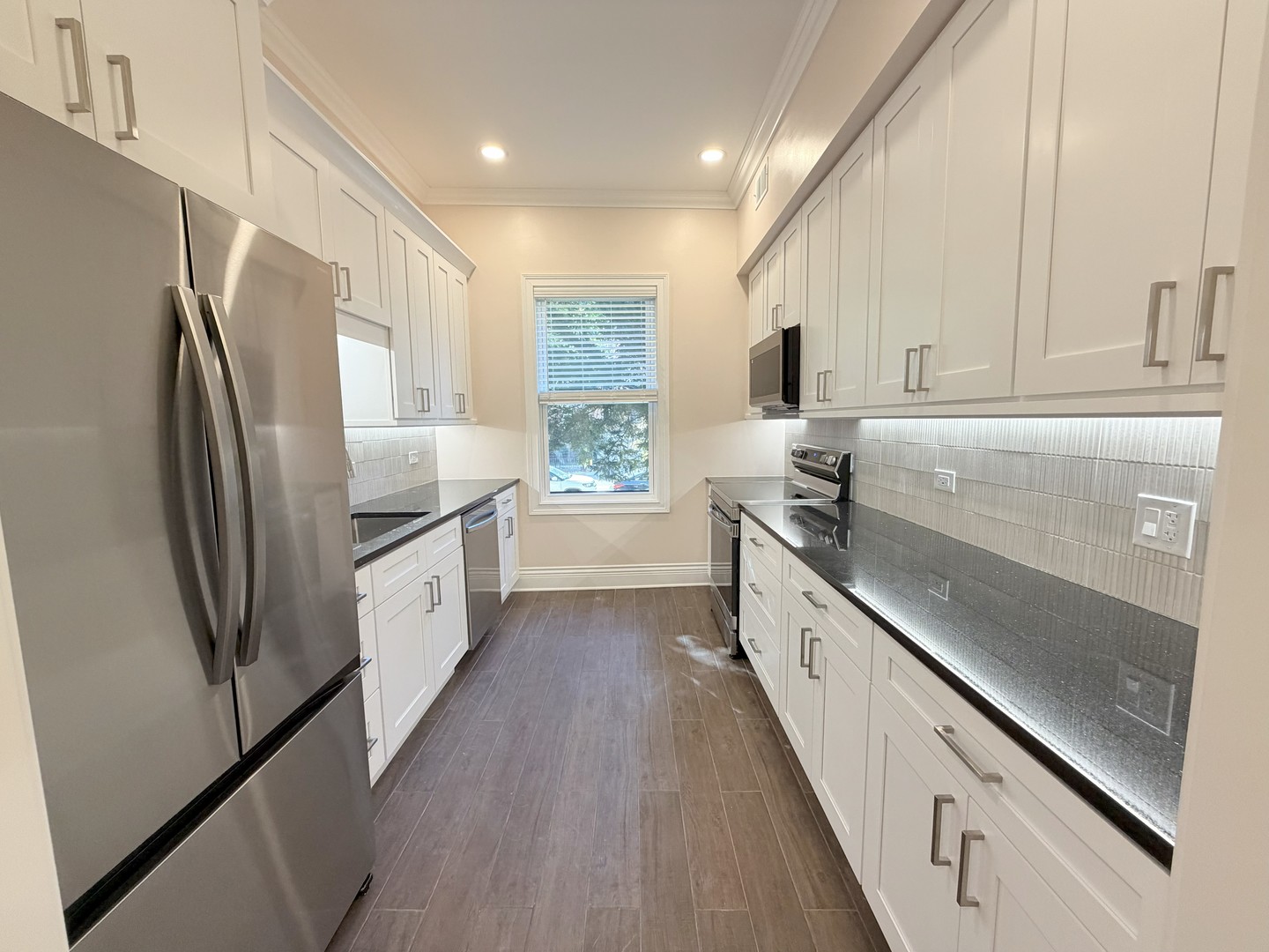 670 W Sheridan Road Unit: 1