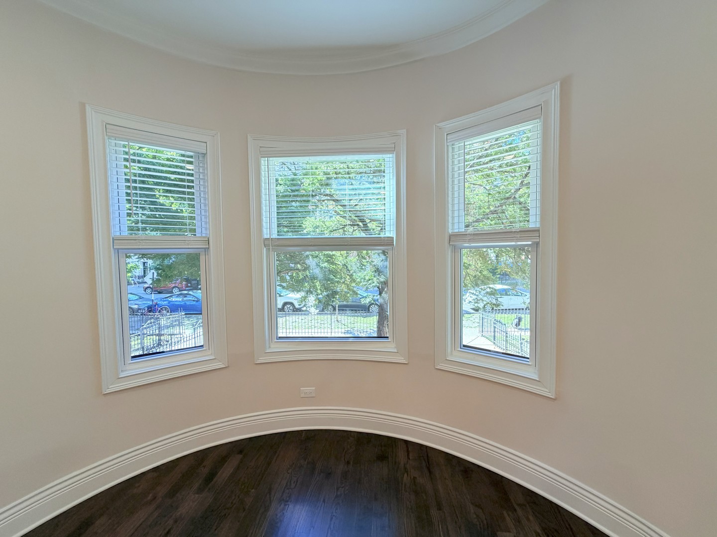 670 W Sheridan Road Unit: 1