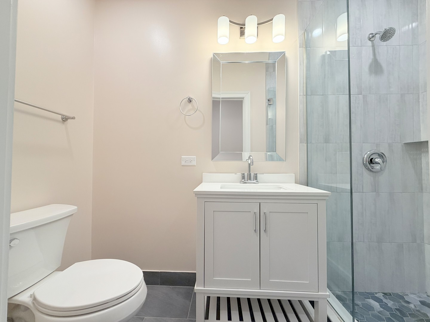 670 W Sheridan Road Unit: 1