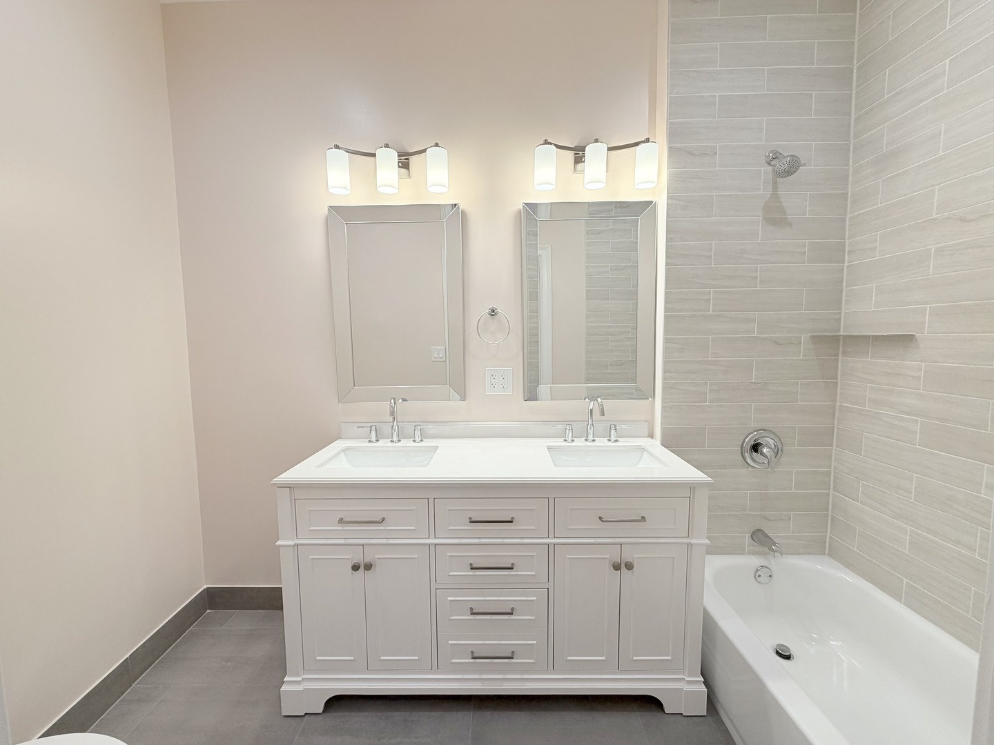 670 W Sheridan Road Unit: 1