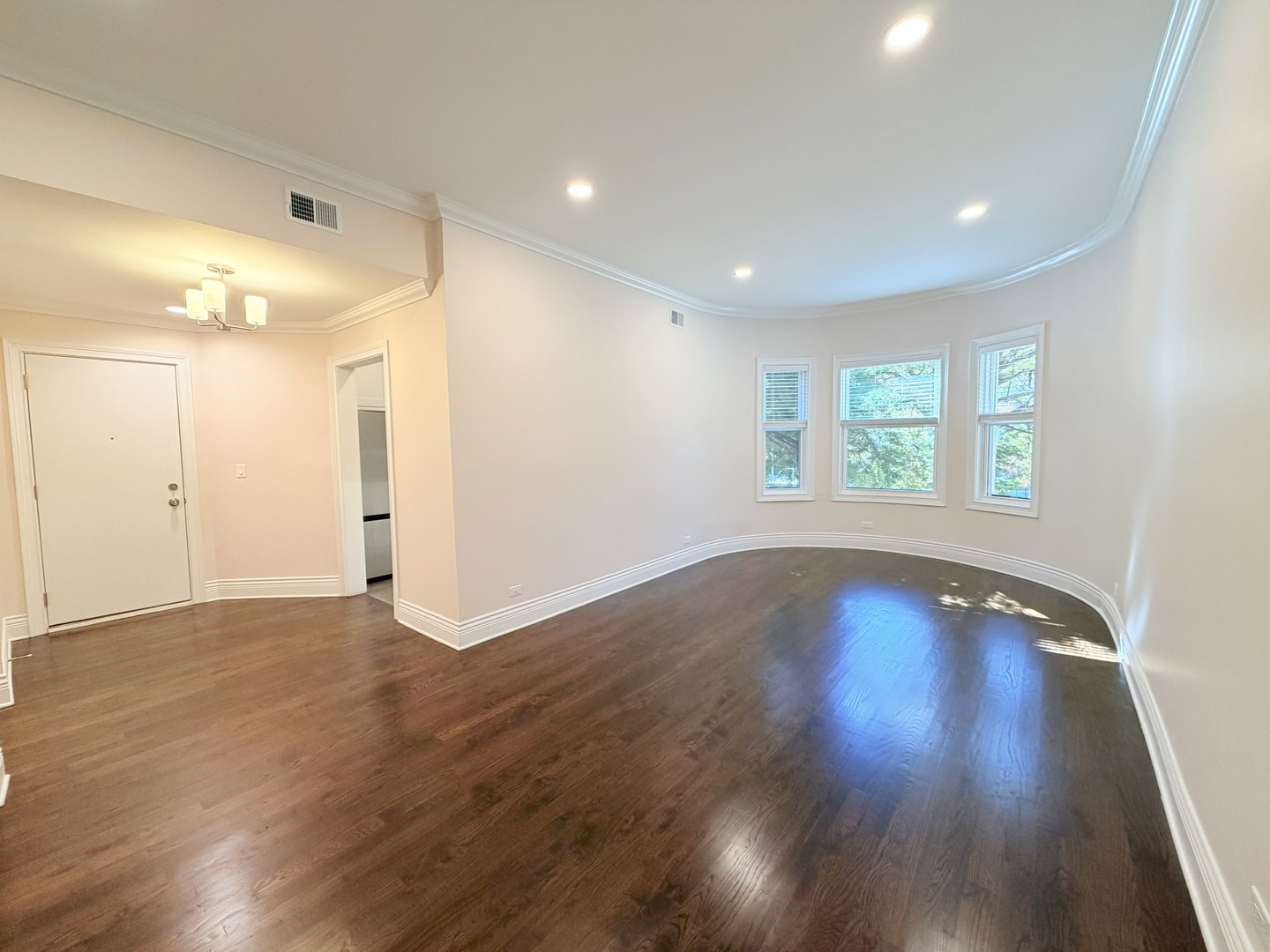 670 W Sheridan Road Unit: 1
