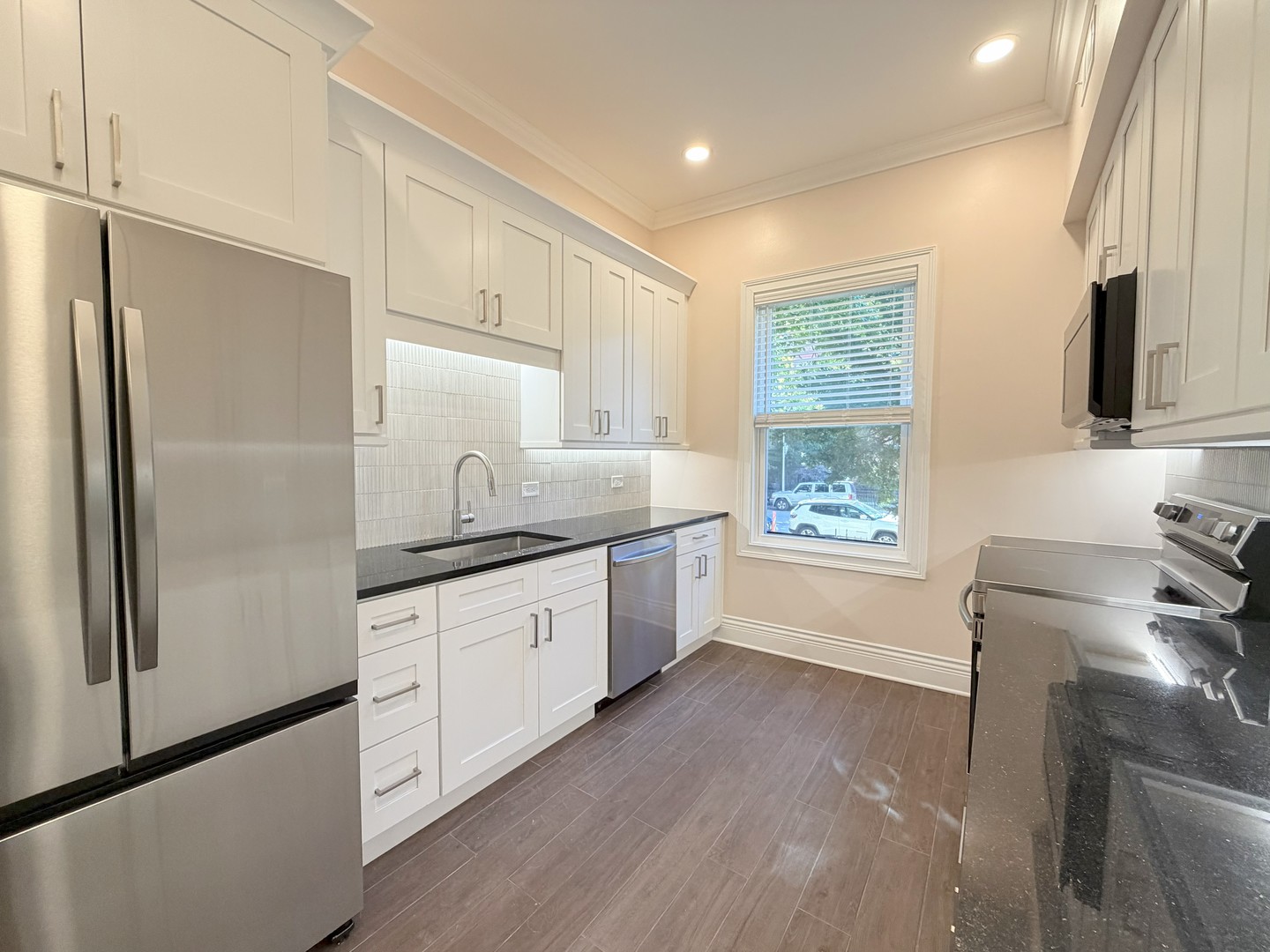 670 W Sheridan Road Unit: 1