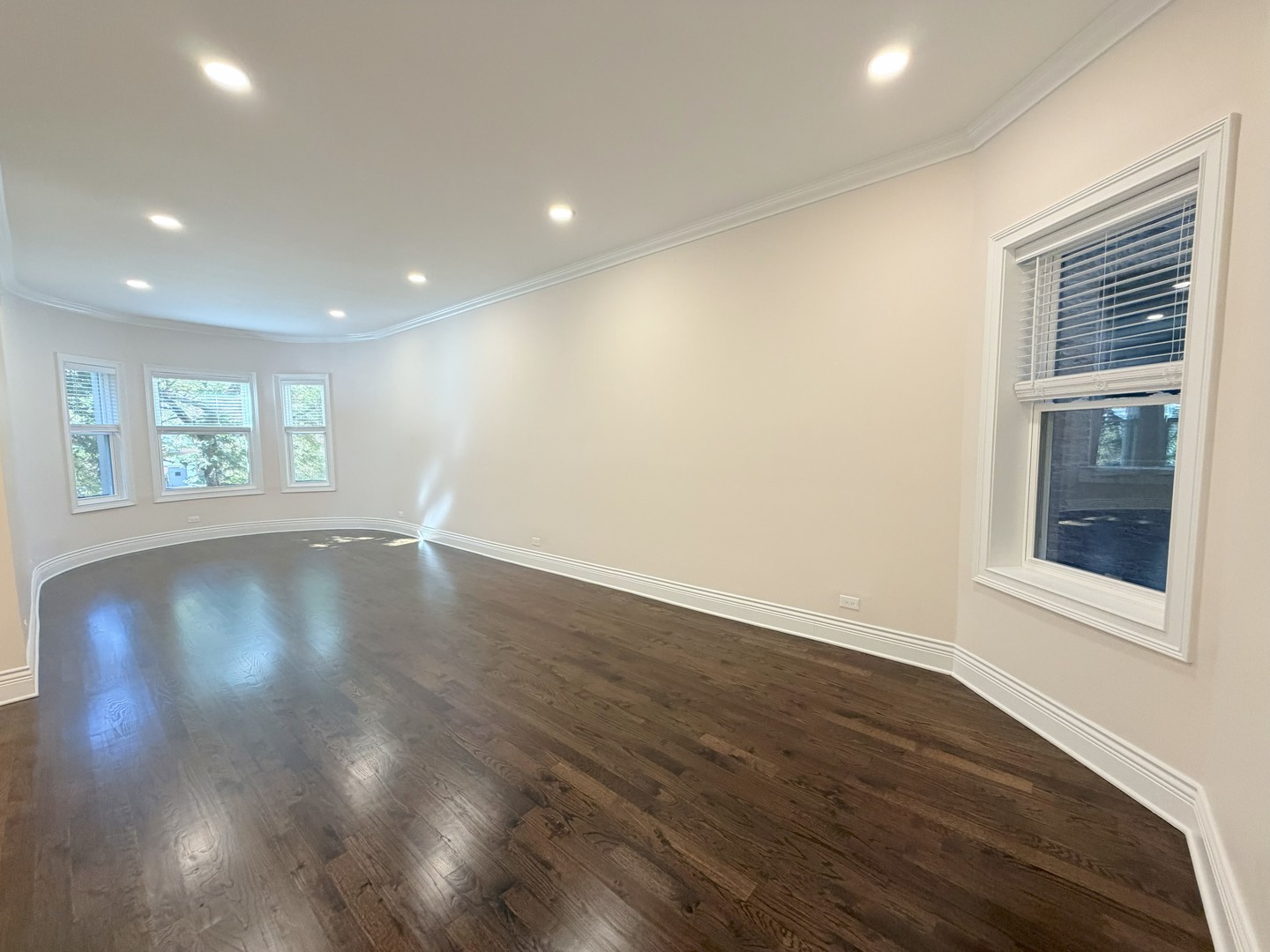670 W Sheridan Road Unit: 1