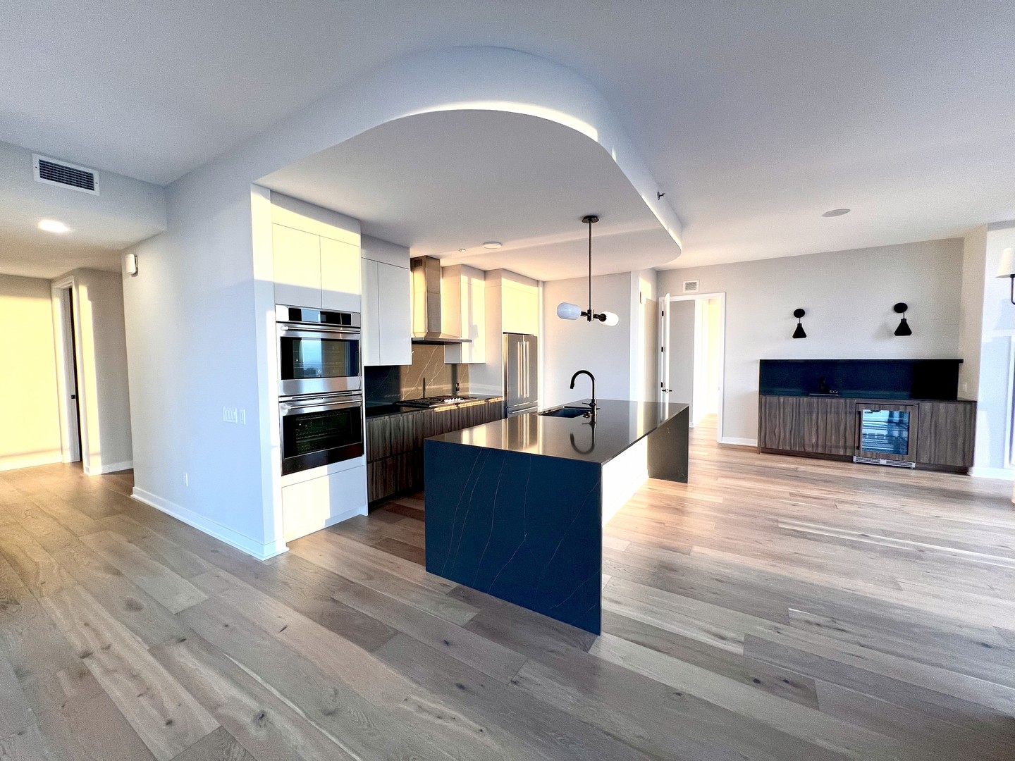 1114 W Carroll Avenue Unit: PH-3201