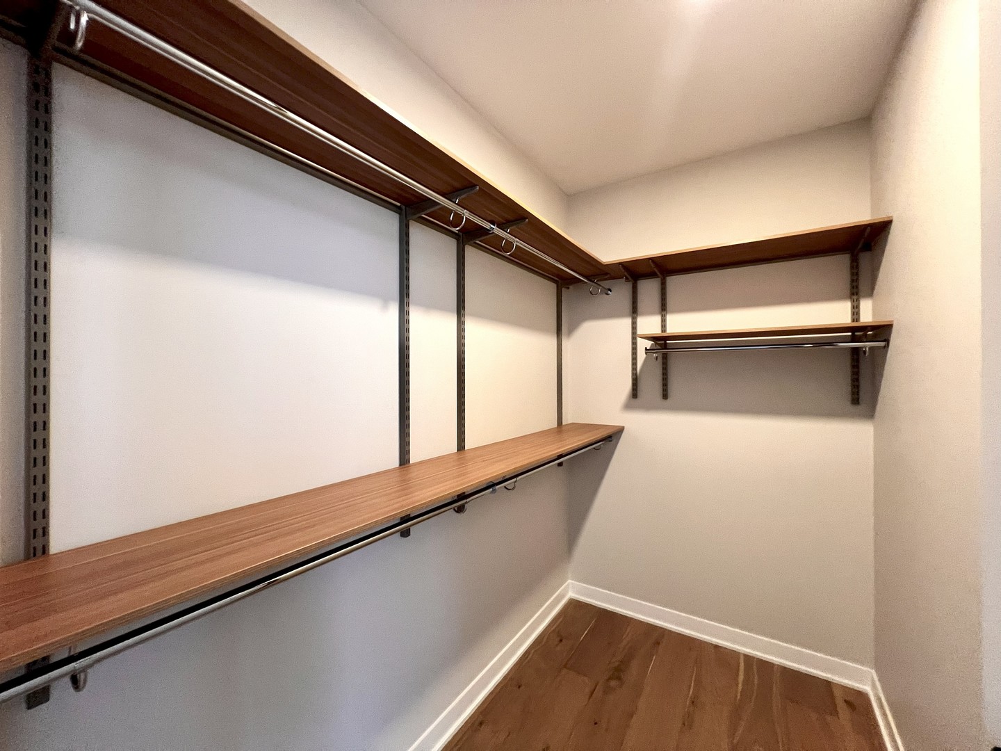 1114 W Carroll Avenue Unit: PH-3201