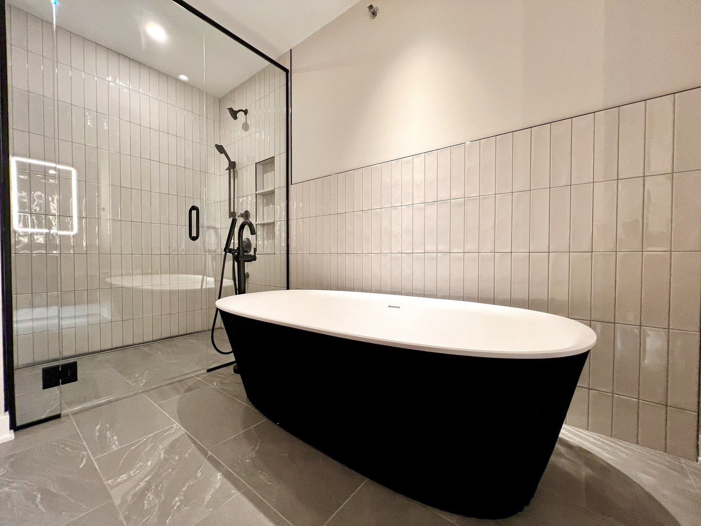 1114 W Carroll Avenue Unit: PH-3201