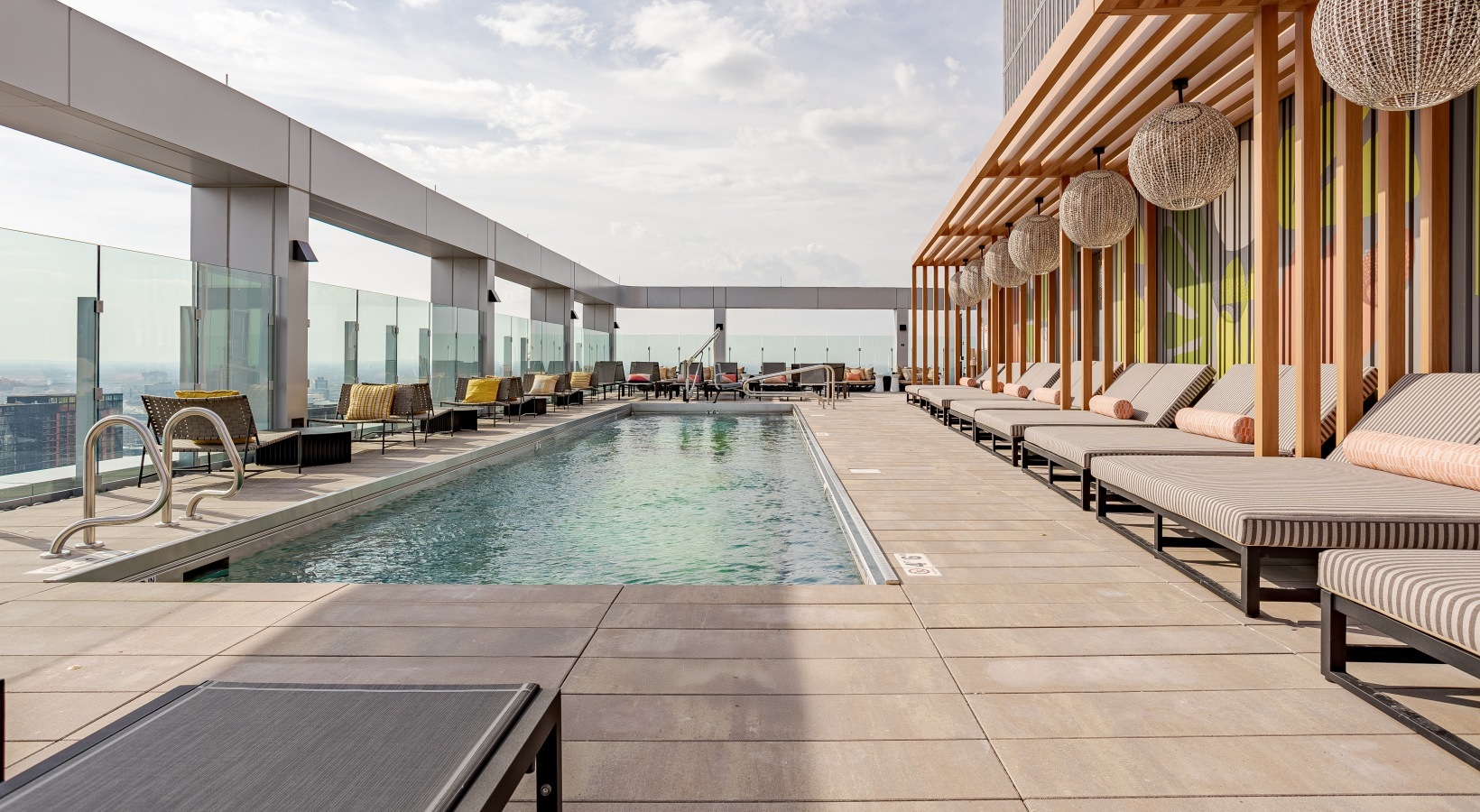 1114 W Carroll Avenue Unit: PH-3201