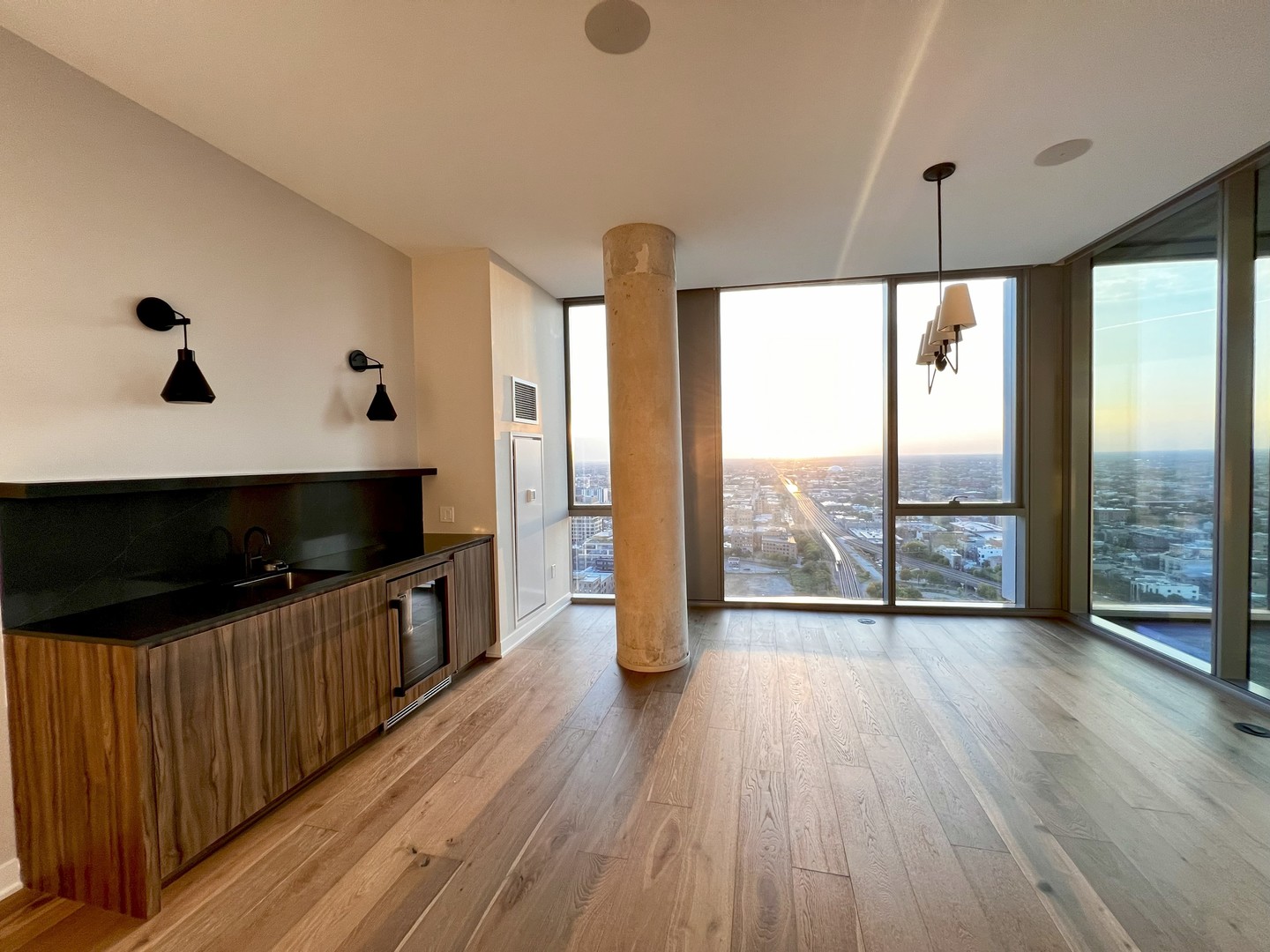 1114 W Carroll Avenue Unit: PH-3201