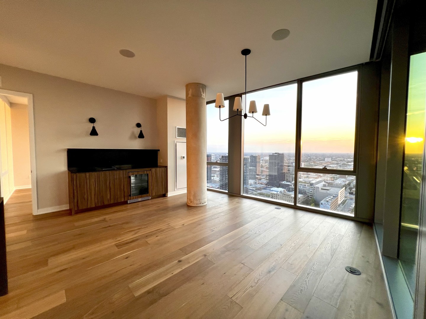 1114 W Carroll Avenue Unit: PH-3201