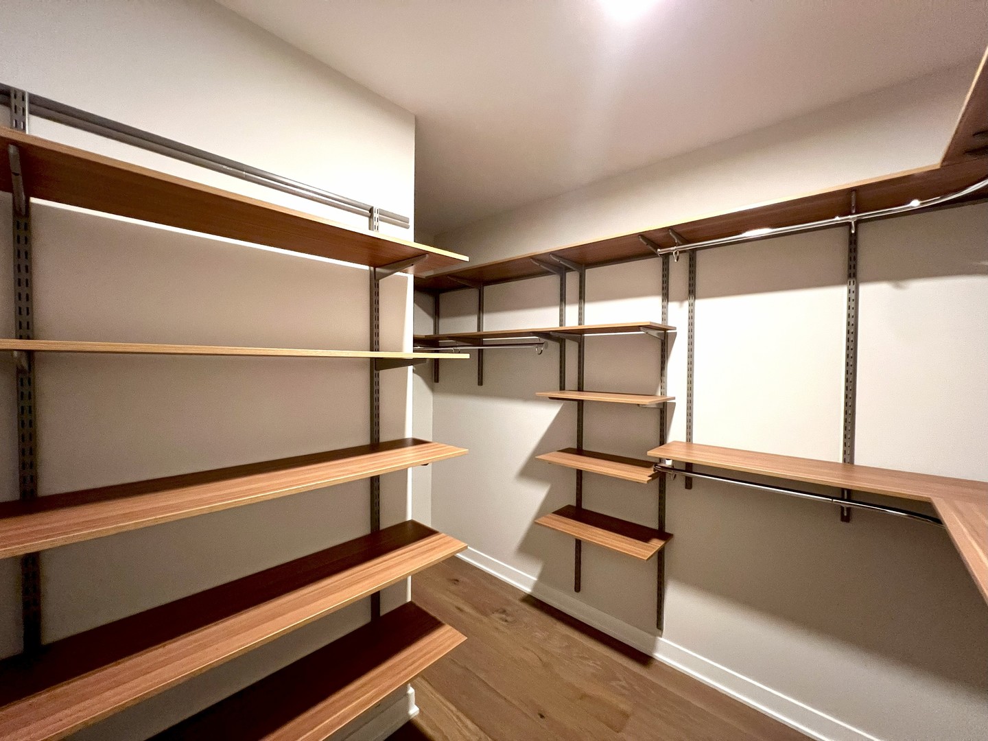 1114 W Carroll Avenue Unit: PH-3201