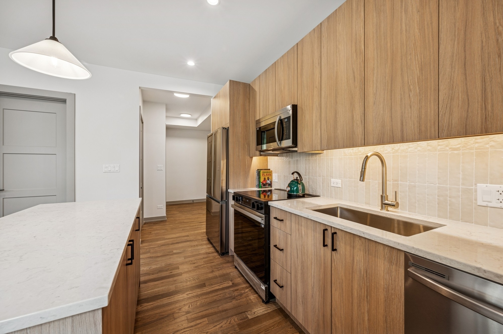 1341 W Estes Avenue Unit: 3A