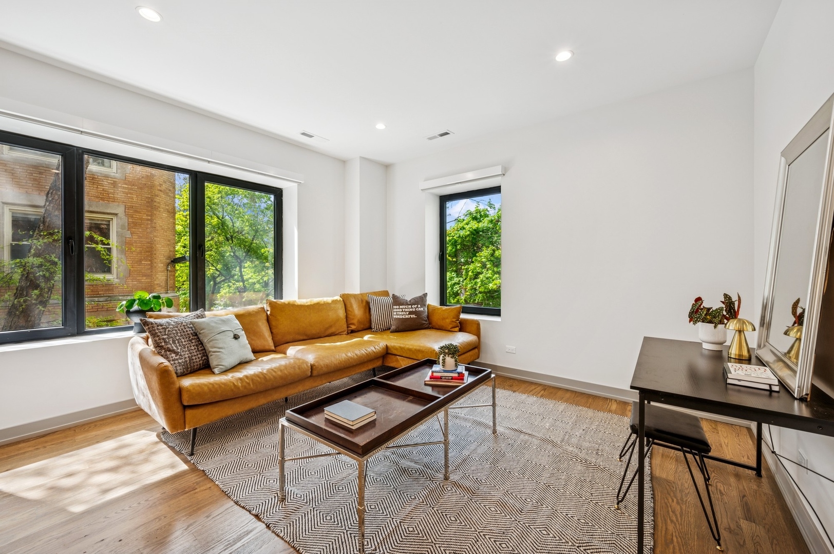 1341 W Estes Avenue Unit: 3A