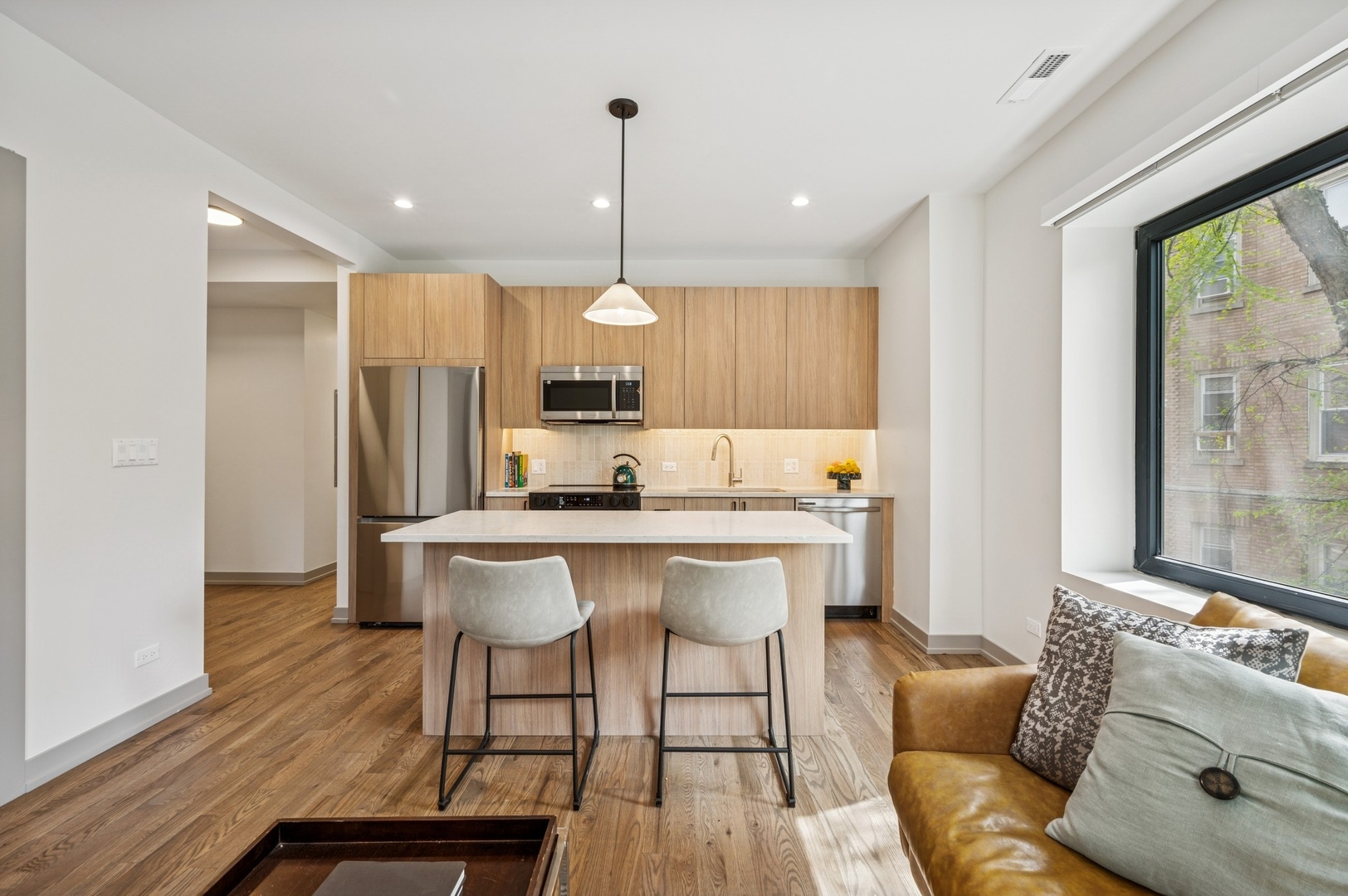 1341 W Estes Avenue Unit: 3A