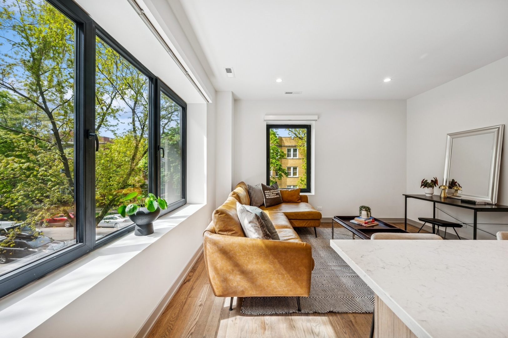 1341 W Estes Avenue Unit: 3A