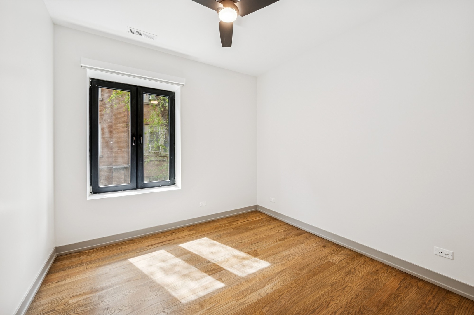 1341 W Estes Avenue Unit: 3A