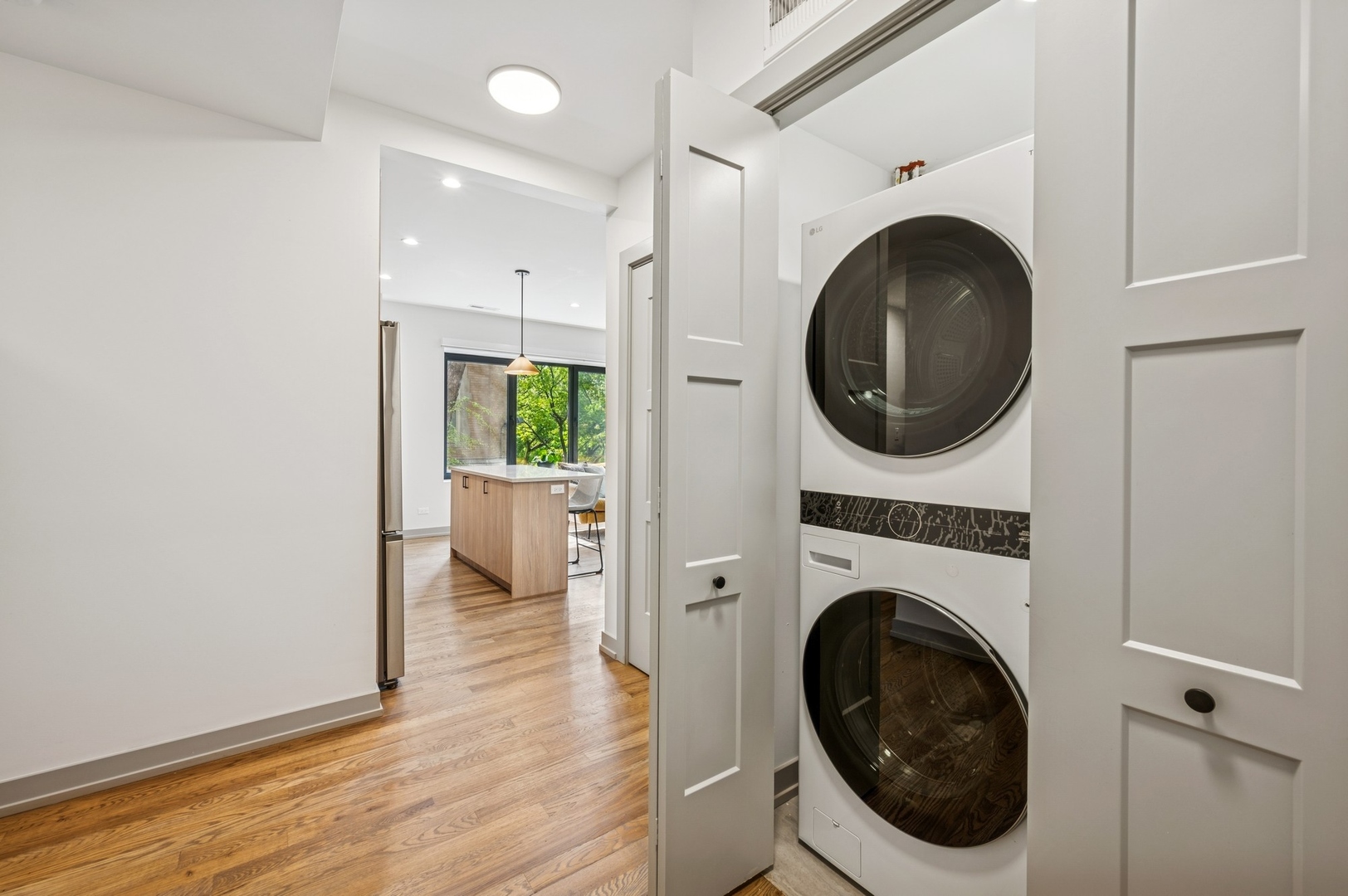 1341 W Estes Avenue Unit: 3A