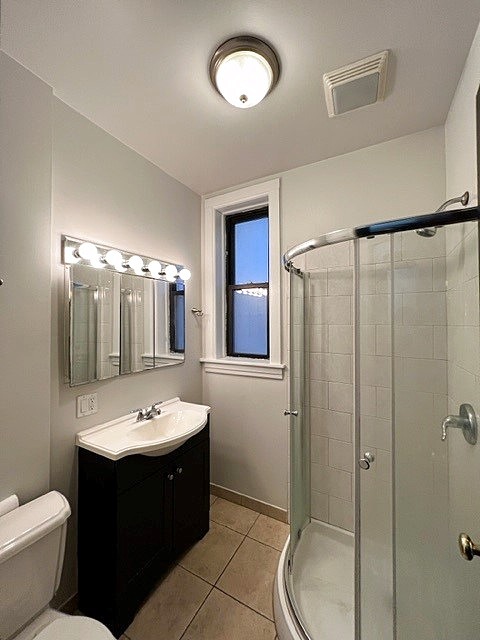 1231 N Greenview Avenue Unit: 1F