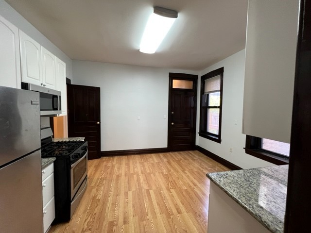 1231 N Greenview Avenue Unit: 1F