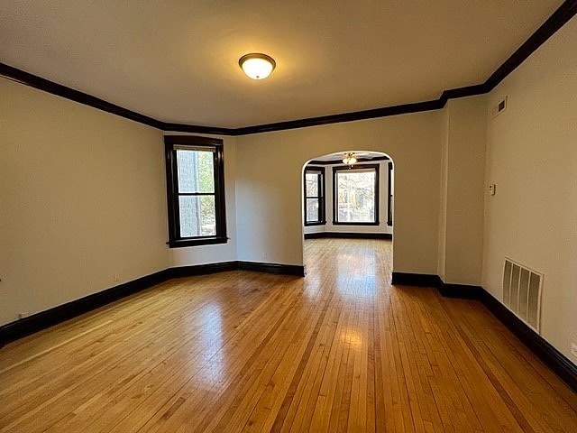 1231 N Greenview Avenue Unit: 1F