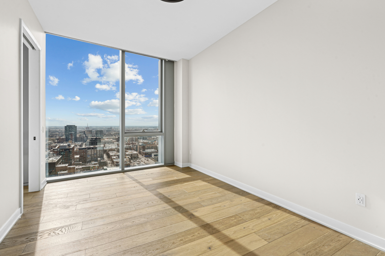 1114 W Carroll Avenue Unit: PH-3203