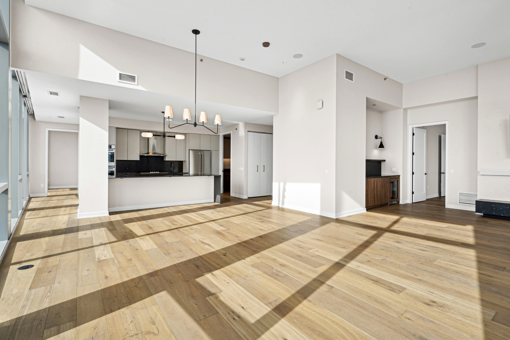 1114 W Carroll Avenue Unit: PH-3203