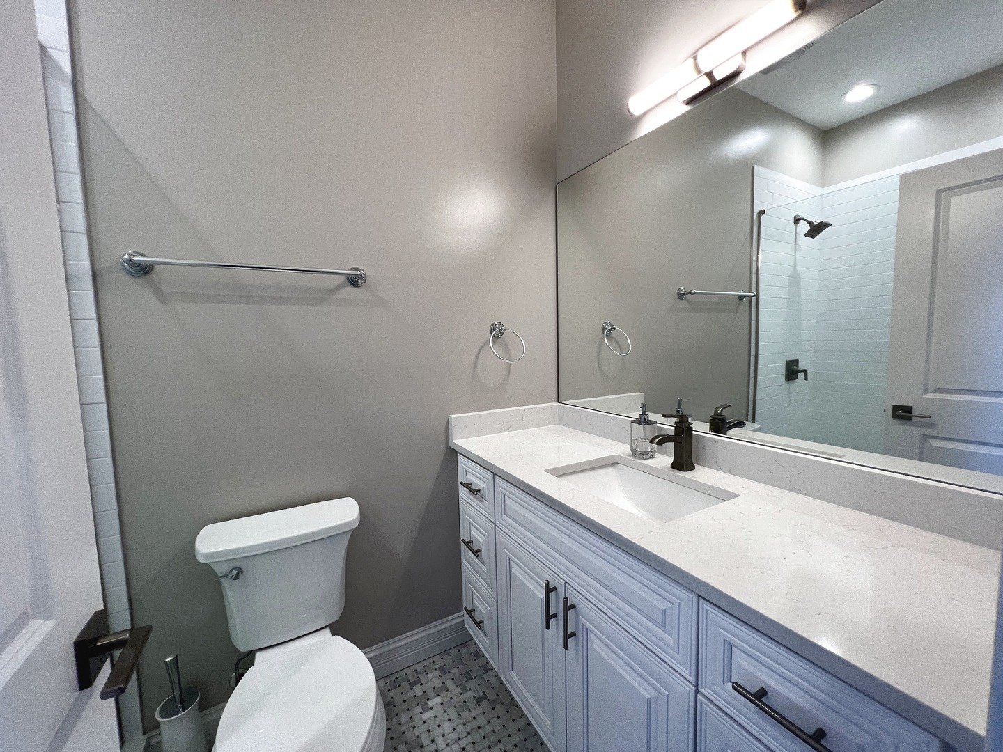 1744 W Winnemac Avenue Unit: 2