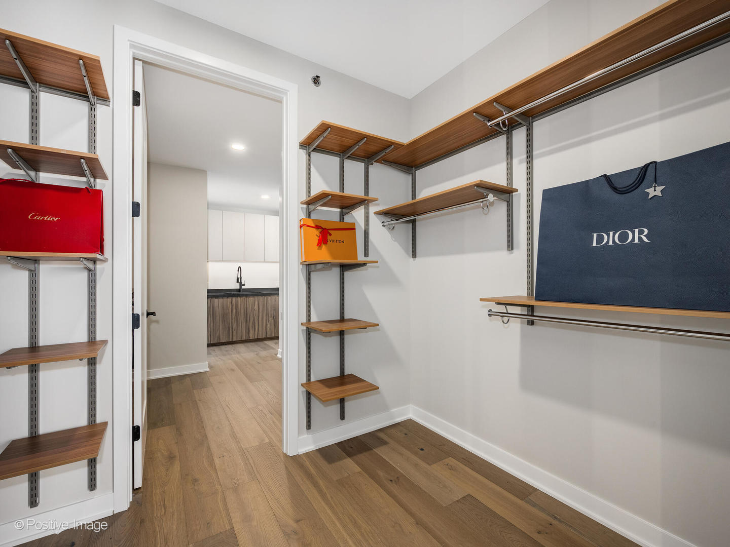 1114 W Carroll Avenue Unit: PH-3302