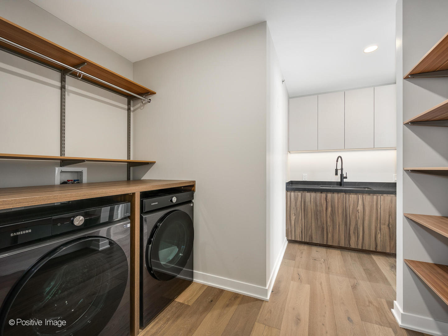 1114 W Carroll Avenue Unit: PH-3302