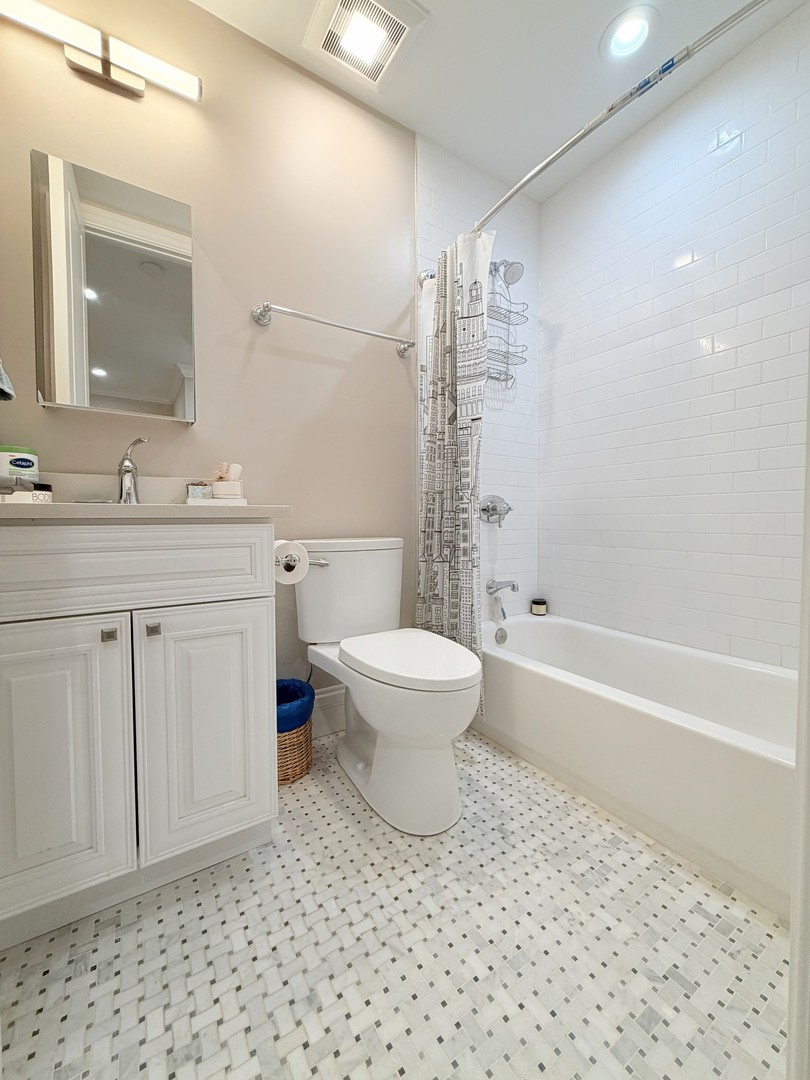 3646 N Fremont Street Unit: 1