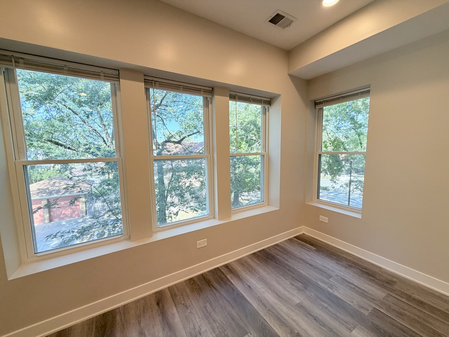 3607 W Ainslie Street Unit: 3