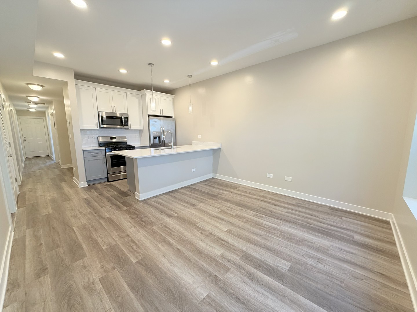 3607 W Ainslie Street Unit: 3