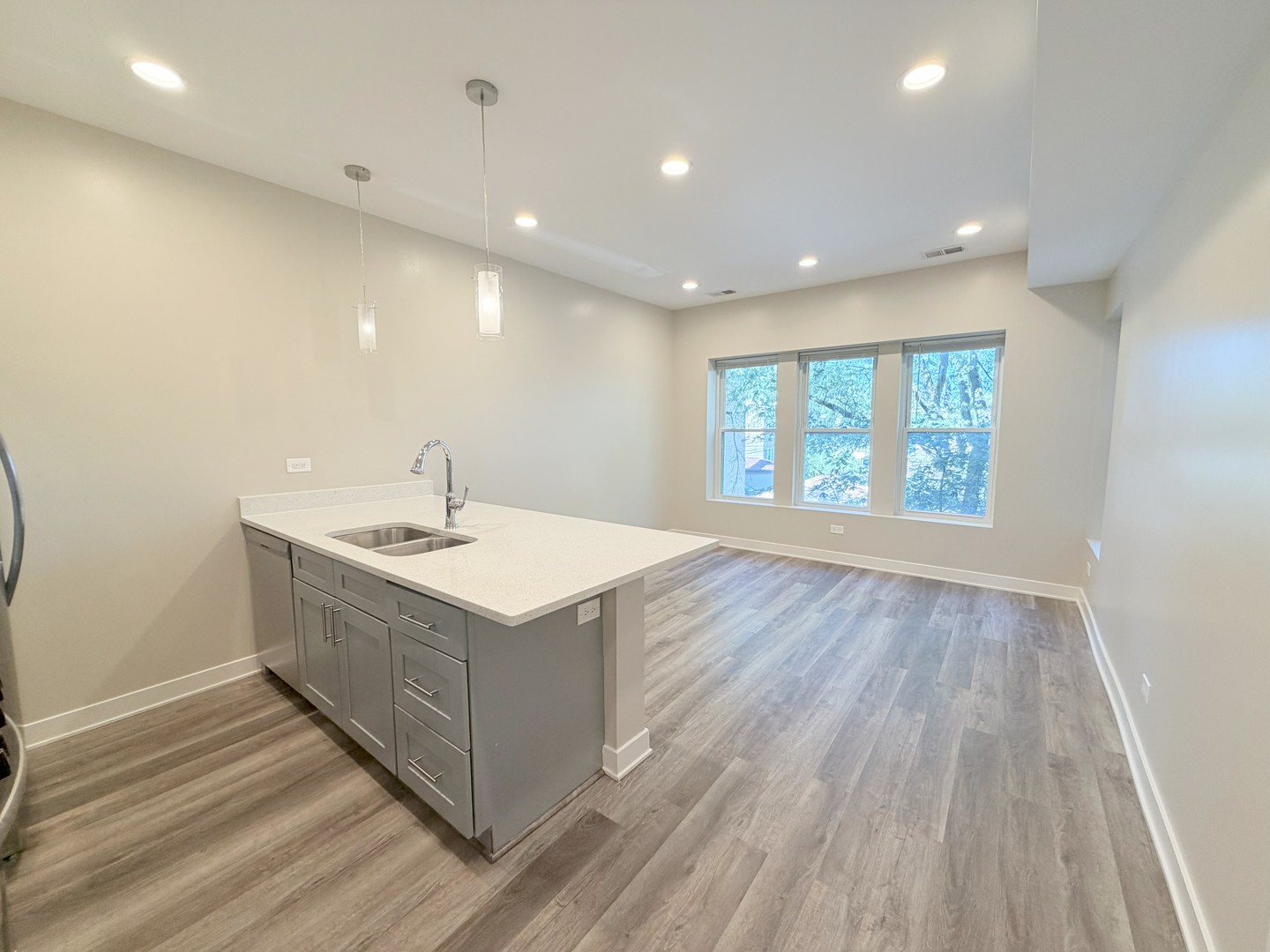 3607 W Ainslie Street Unit: 3