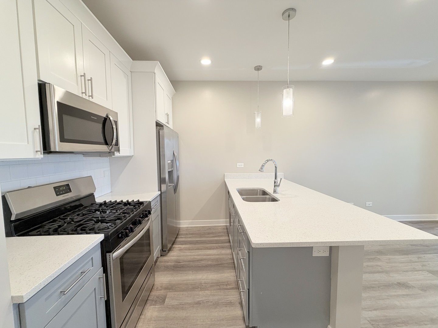 3607 W Ainslie Street Unit: 3